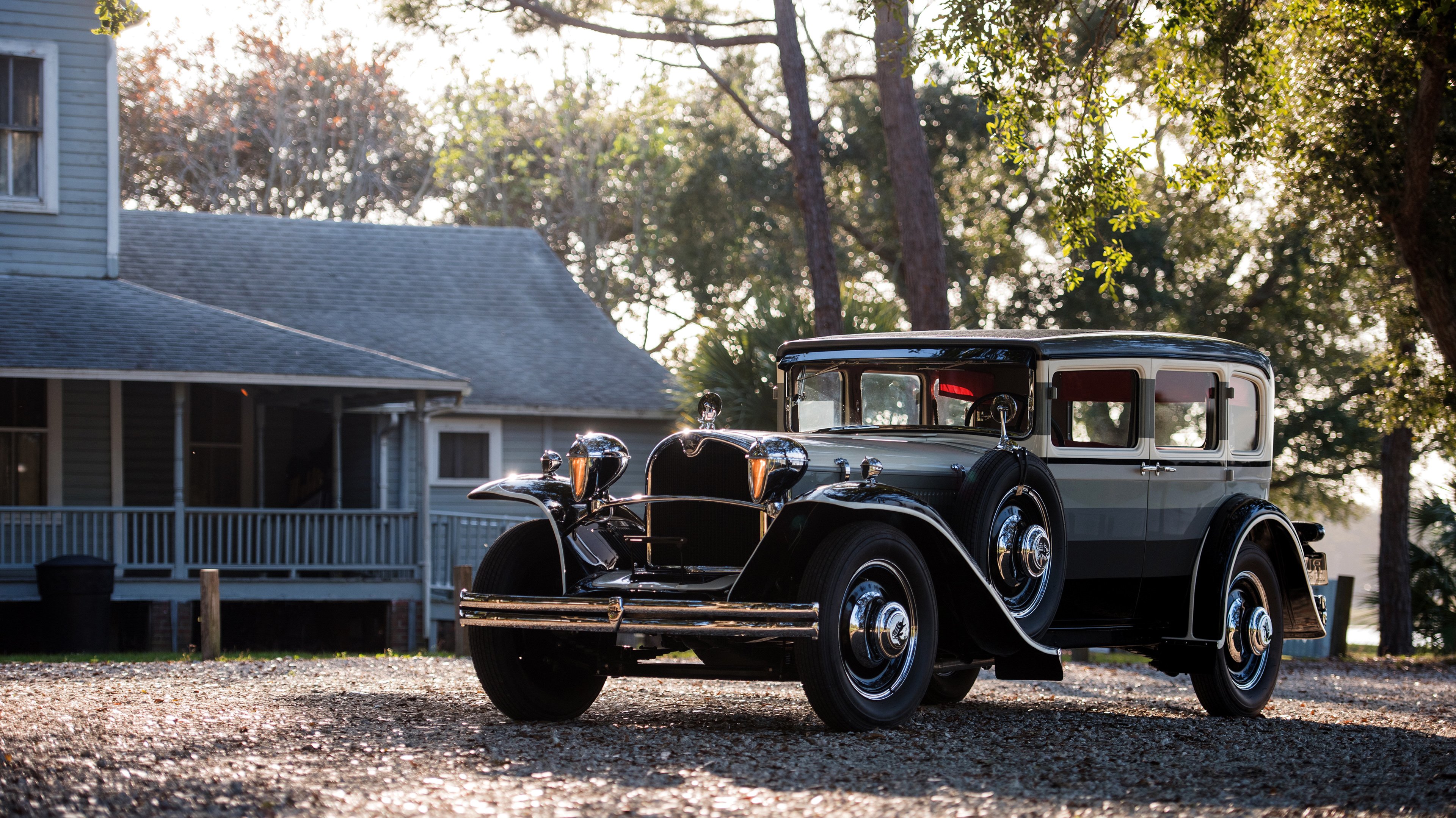 爱游戏中国官方登录入口网站-奥格斯堡队士气高涨，备战下一场比赛，奥格斯堡主客场球衣